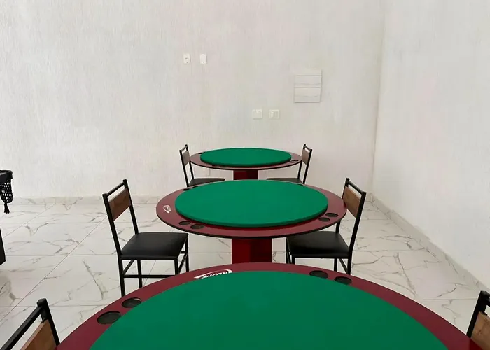 QUARTO ANDAR VISTA PARA O MAR COM piscina CLIMATIZADA